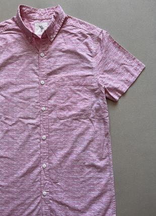 Розовая мужская рубашка на коротком рукаве3 фото