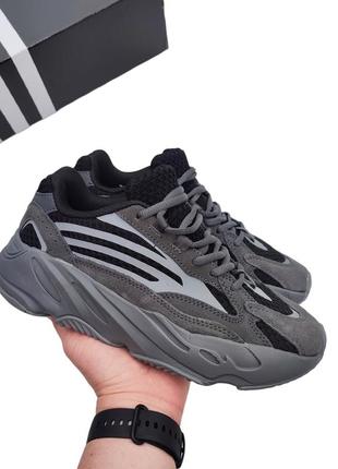 Кросівки adidas yeezy boost 700