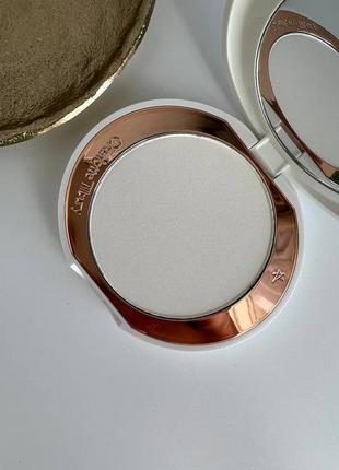 Прозора фінішна пудра charlotte tilbury airbrush brightening flawless finish powder, оригінал2 фото