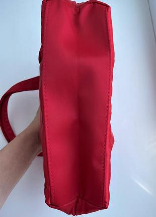 Красива червона сумка lancome оригінал атласна, клатч, сатинова6 фото