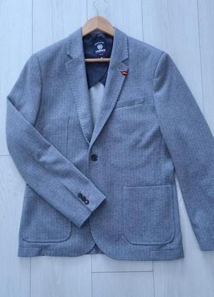 Брендовый приталенный мужской пиджак от lerros