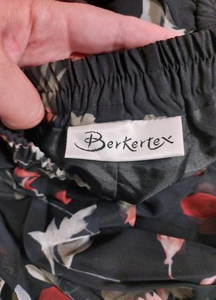 Красивая юбка в складку с цветочным принтом berkertex8 фото