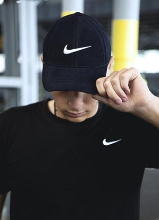 Чоловічі кепки різних брендів (nike, under armour, the north face)