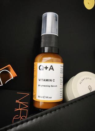 Сироватка для обличчя q+a vitamin c brightening facial serum1 фото