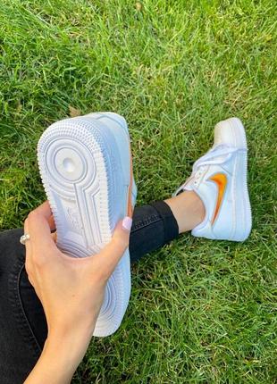 Жіночі кросівки nike air force 1 low jewel white orange / smb2 фото