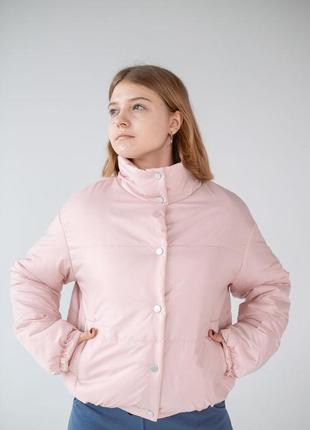 Женская дутая куртка-ветровка малинового цвета на весну / осень5 фото
