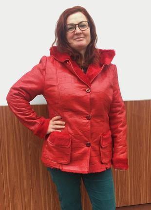 Куртка жіноча шкіряна червона зимова