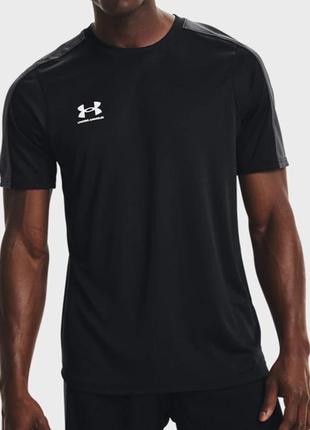 Спортивна футболка under armour challenger training fitted t-shirt black/grey