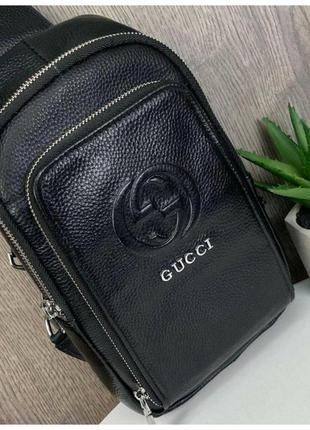 Кожаная мужская черная сумка -слинг барсетка рюкзак на грудь