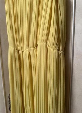 Жовта плісована сукня3 фото