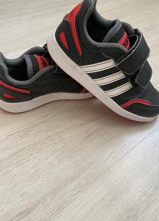 Продам кроссовки adidas1 фото