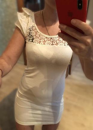 Платье белое кружевное