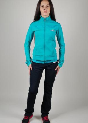 Спортивний костюм adidas.