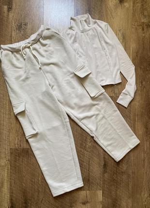 Брюки трикотажные карго бежевые светлые