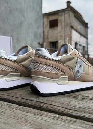 Женские оригинальные кроссовки saucony shadow original 1108-809s tan silver бежевый с серебряным7 фото