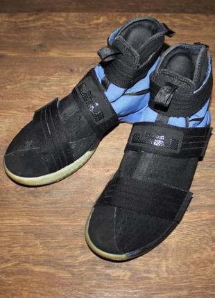 Кроссовки nike lebron soldier
