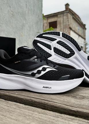 Мужские оригинальные кроссовки для бега saucony ride 16 20830-05s black white черные2 фото