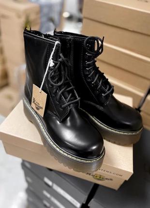 Шикарные лаковые ботинки dr martens на платформе (зима)6 фото