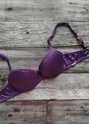 👙 красивый атласный бюстгальтер