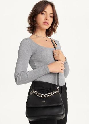 Сумка dkny оригинал кожа!!️ coccinelle donna karan dkny women's sina puffy shoulder bag flap with chain in black/silver2 фото