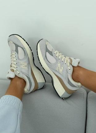 Женские замшевые кроссовки new balance 2002r. цвет серый