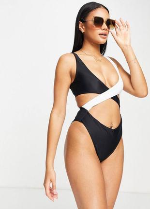 Черный с белым комбинированный слитный купальник na-kd x hunkemuller