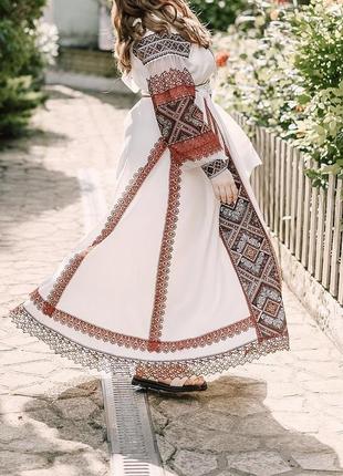 Вышитое платье3 фото