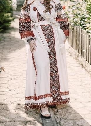 Вышитое платье / платье