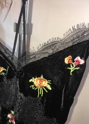 Чорна оксамитова сукня з квітковим принтом і мереживом topshop3 фото