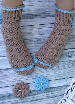 Набір для подарунка - затишні ажурні шкарпетки + 2 брошки у формі квіточок8 фото
