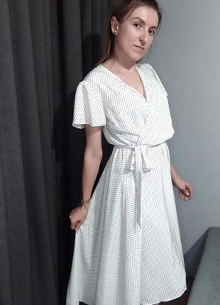 Шикарна літня біла сукня в чорний горох1 фото