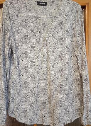 Зручна блуза- сорочка в квітковий принт