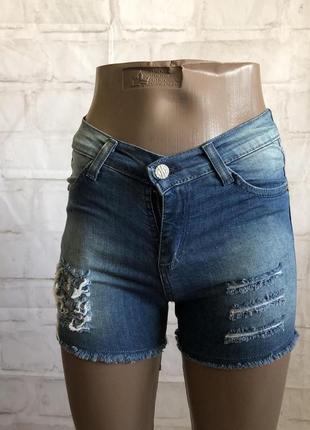 Стильные джинсовые шорты