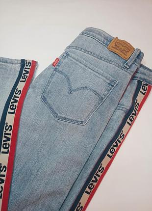Джинсы levi's с лампасами