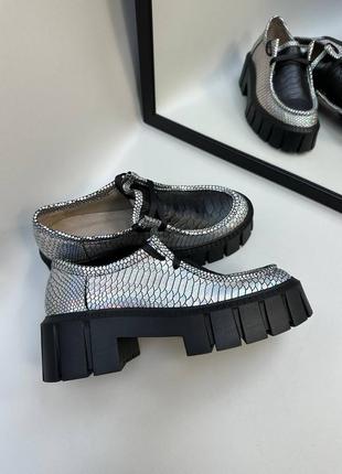 Эксклюзивные туфли лоферы из натуральной итальянской кожи и замши женские на платформе со шнурками3 фото