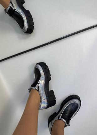 Эксклюзивные туфли лоферы из натуральной итальянской кожи и замши женские на платформе со шнурками4 фото