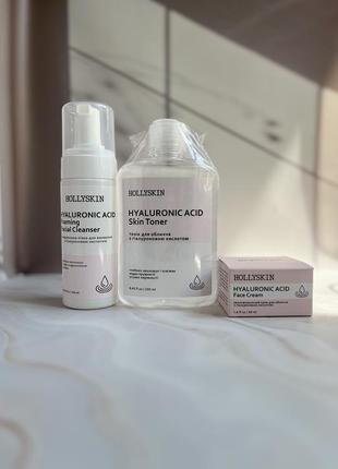 Набір hollyskin для догляду за всіма типами шкіри з гіалуроновою кислотою (пінка, тонер, крем).2 фото
