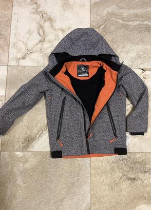 Куртка/ветровка на мальчика