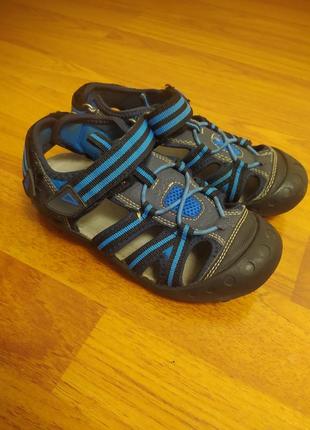 Босоніжки сандалі кросівки спортивні з закритим носком на хлопчика 31р. чорні капці