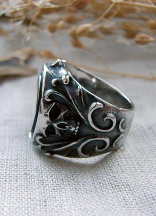 Кольцо узорный череп в готическом стиле из нержавеющей стали. цвет серебро размеры 172 фото