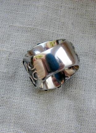 Кольцо узорный череп в готическом стиле из нержавеющей стали. цвет серебро размеры 175 фото