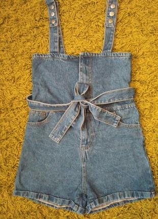 Джинсовый комбинезон