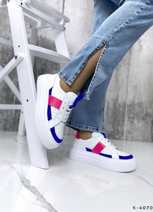Натуральные кожаные белые кеды - кроссовки с синими и розовыми вставками на повышенной подошве7 фото