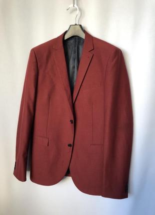 Костюм бордо красный малиновый пиджак и брюки3 фото