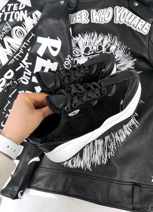 Натуральные замшевые и кожаные черные кроссовки на белой подошве3 фото