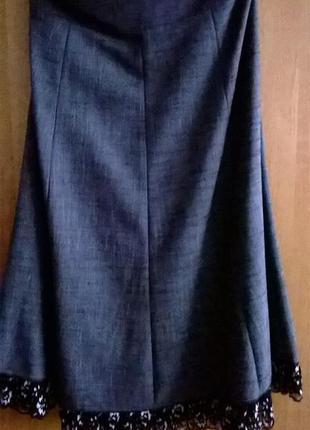 Нарядная серая юбка с вышивкой и кружевом2 фото