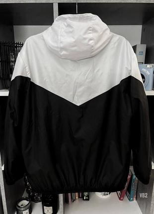 Ветровка мужская с капюшоном черная с белым плащевками4 фото