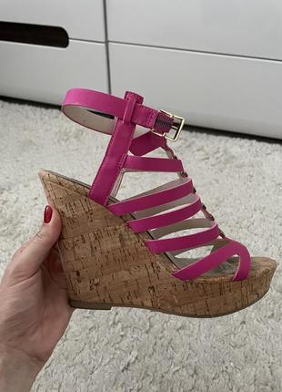 Сандалии на танкетке steve madden1 фото