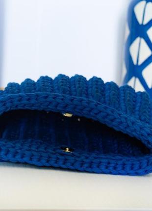 Плетена маленька синя сумочка4 фото