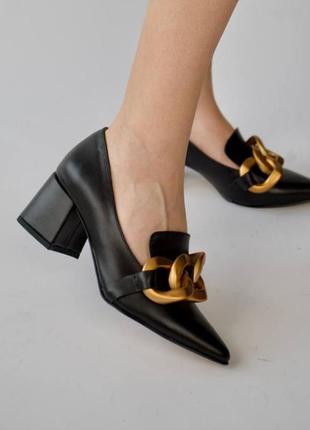 Эксклюзивные туфли лодочки из итальянской кожи и замши женские на каблуке с цепочкой1 фото